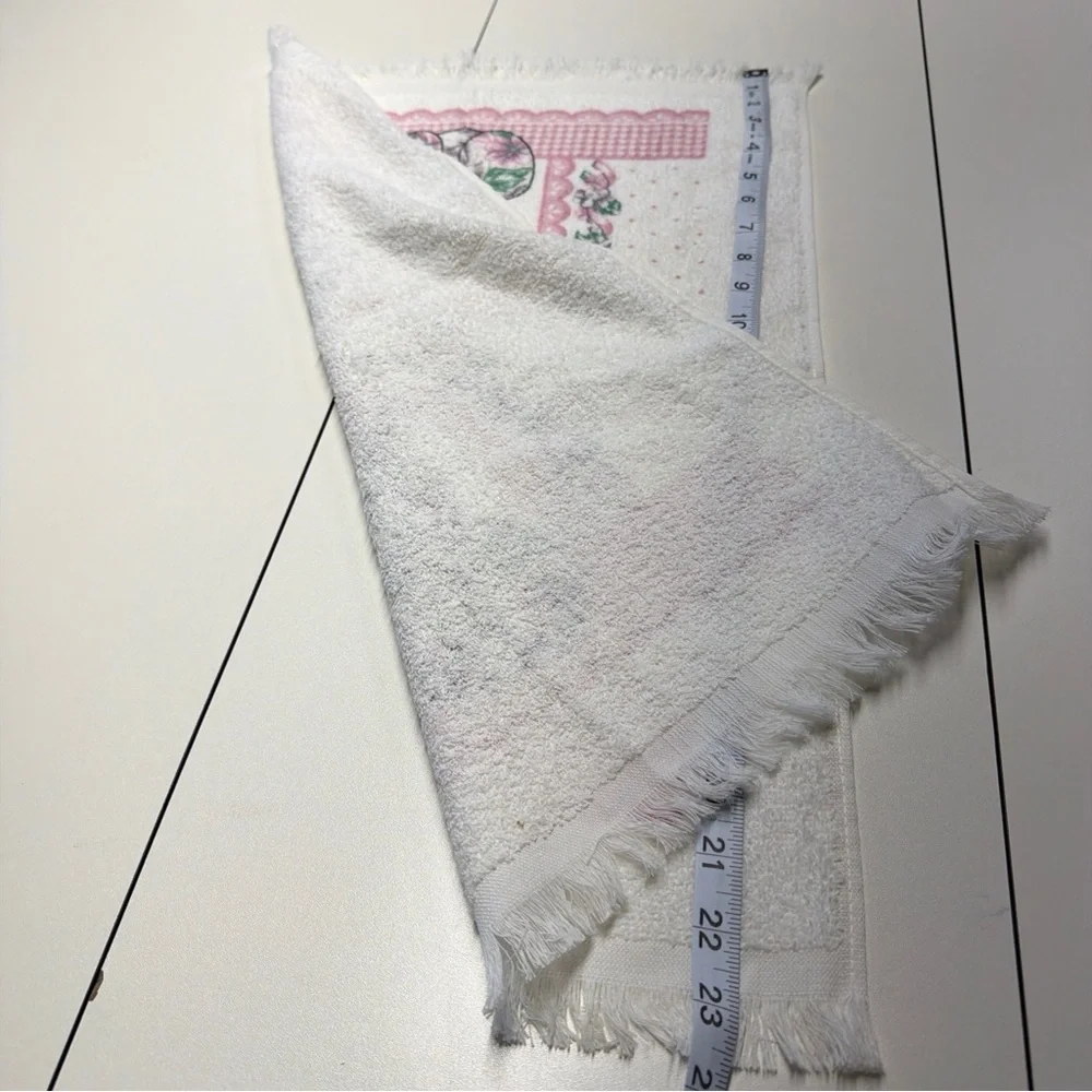 NWOT VTG Cannon Kitchen Towel 1980s-1990s Made‎ USA Bunny Flowers Country Cotton